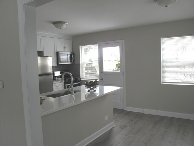 Foto del edificio - 219 S Stewart Ave