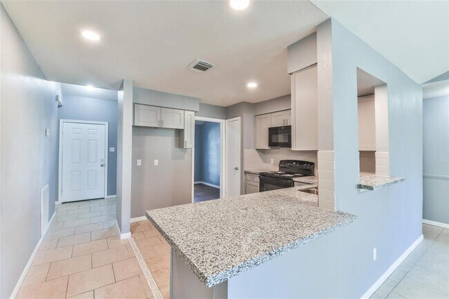 Building Photo - 10822 White Oak Bend Dr