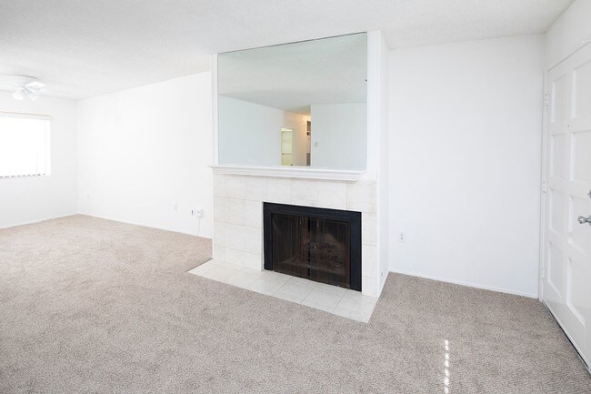 Foto del edificio - *OPEN HOUSE: 7/26 10AM-12PM* 2BR In The He...