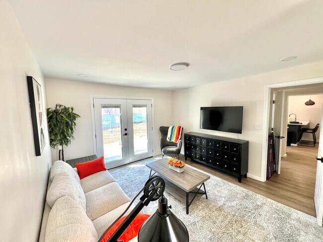 Building Photo - 6112 Modupeola Way