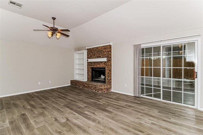 Foto del edificio - 8113 Greer Way