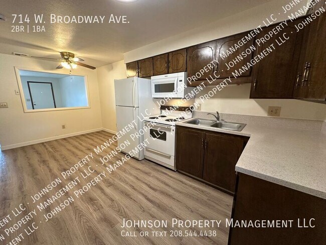 Foto del edificio - 714 W Broadway Ave