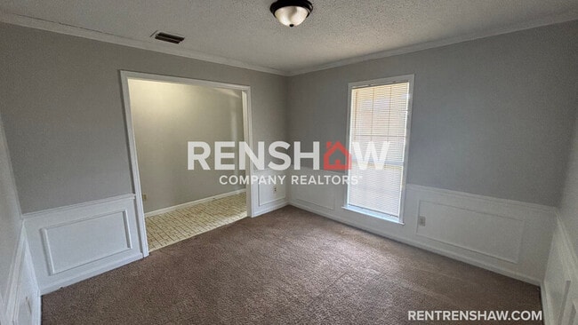 Building Photo - 4644 Benoit Dr