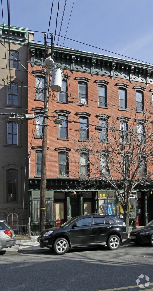 Foto del edificio - 208 Washington St