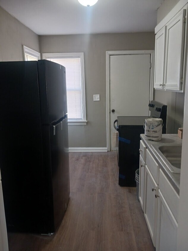 Building Photo - 435 N Mathewson Ct