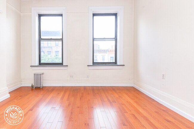 Foto del edificio - 781 Franklin Ave