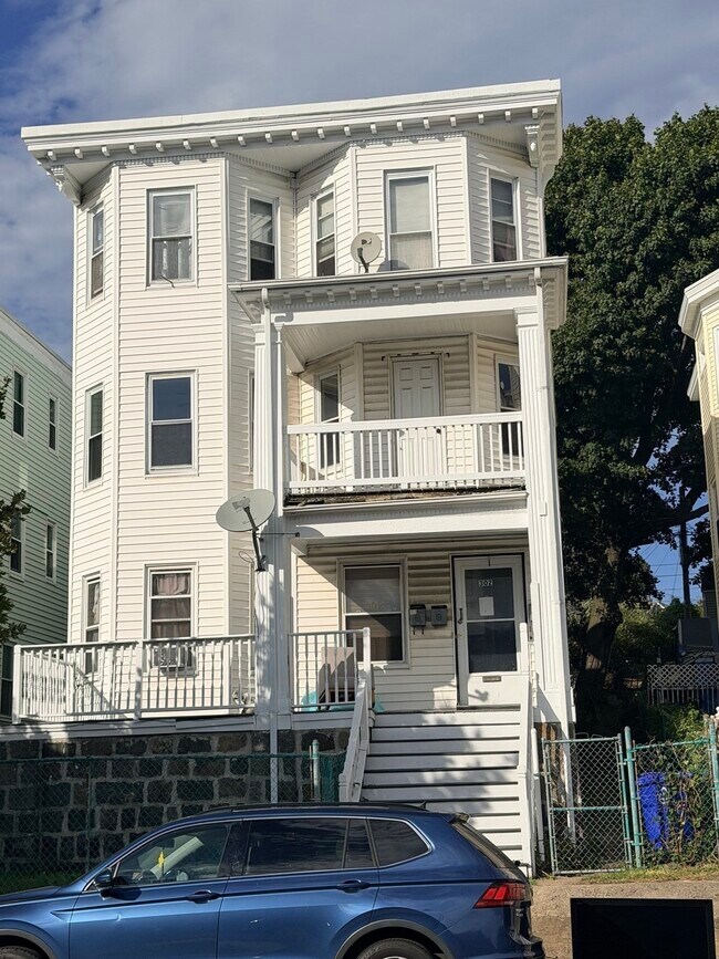 Building Photo - 302 Washington St