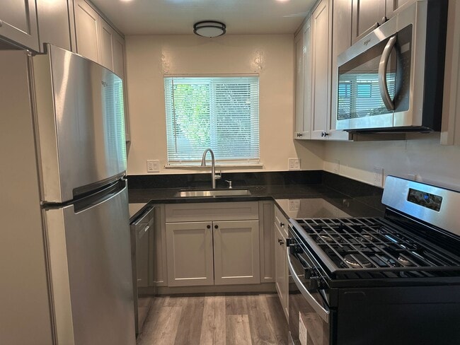 Building Photo - Completely remodeled 2 bedroom gem with 1 ...