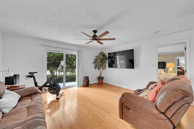 Foto del edificio - 3909 N Ocean Blvd