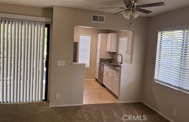 Building Photo - 2554 Olive Dr
