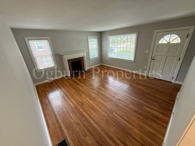 Foto del edificio - 2237 Queen St