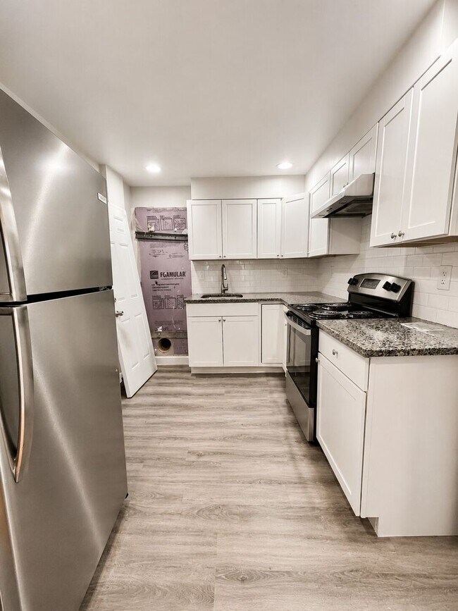 Building Photo - Beautifully Updated 3 Bedroom Home with Central Air, Basement & Private Backyard