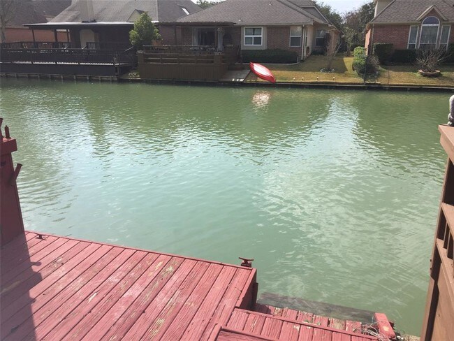 Foto del edificio - 1239 Misty Lake Ct