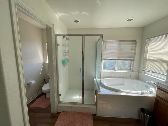 Building Photo - 5448 Highbury Way