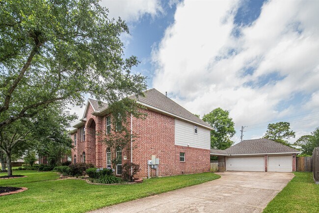 Foto del edificio - 312 Falcon Lake Dr