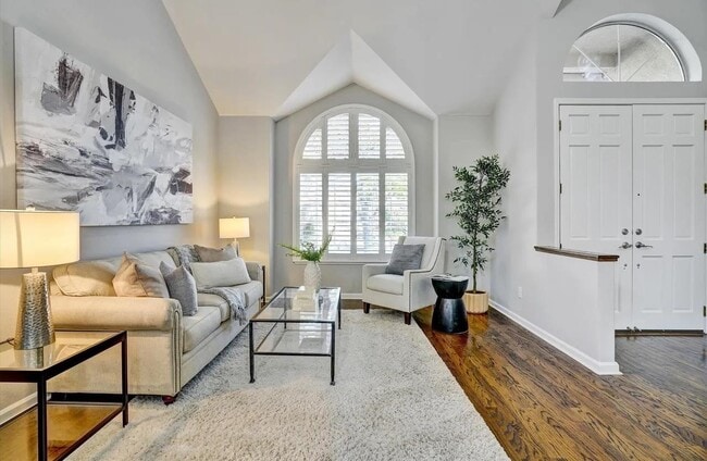 Building Photo - 539 Zenith Ridge Dr