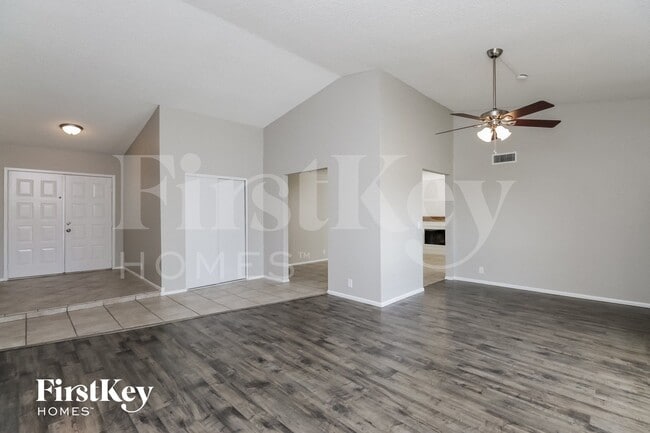 Foto del edificio - 2413 W Estrella Dr