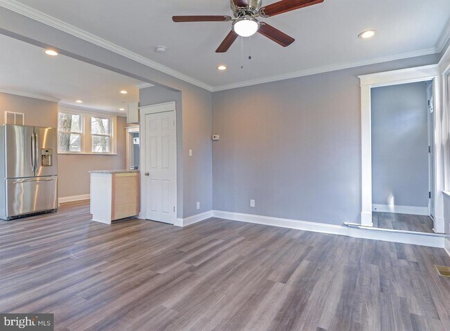 Building Photo - 5518 Bosworth Ave