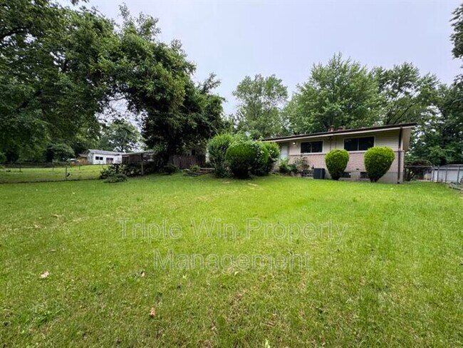 Foto del edificio - 10655 Hallwood Dr