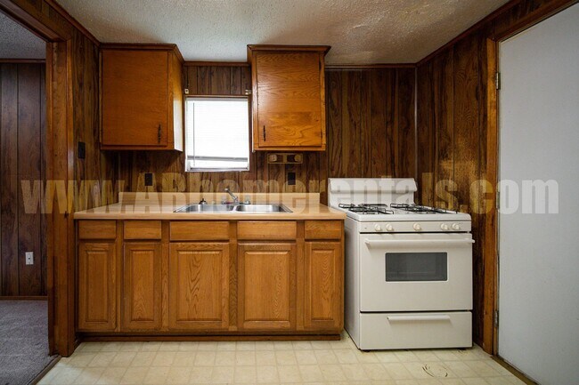 Building Photo - 9002 A McCain Rd Jacksonville AR