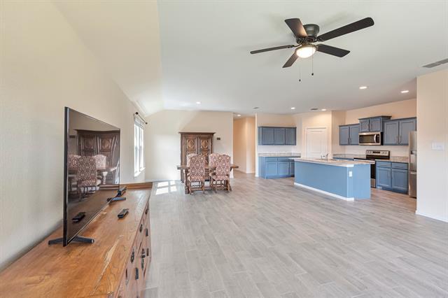 Foto del edificio - 9220 Herringbone Dr