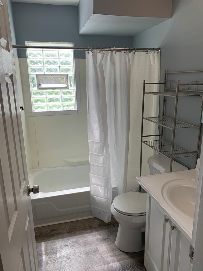 Foto del edificio - 7110 Drury Ln