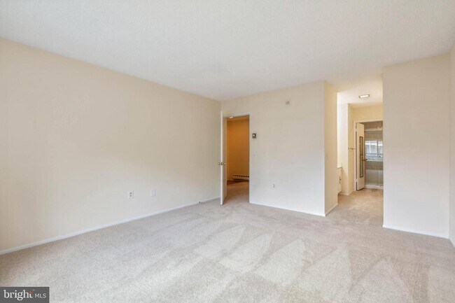 Building Photo - 15400 Bassett Ln