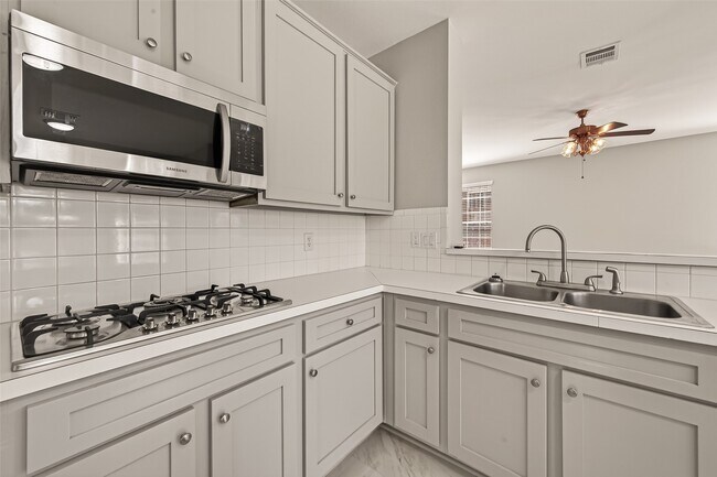 Building Photo - 7411 Pacific Ridge Ct