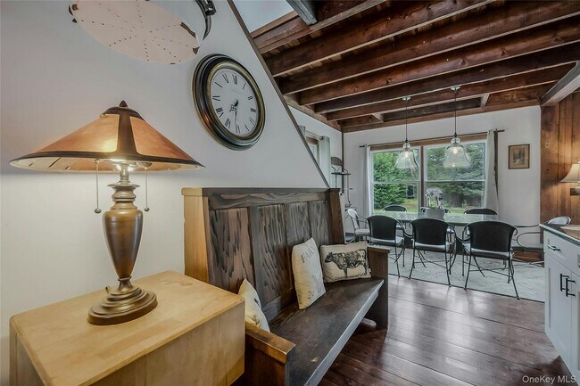 Building Photo - 5 Jessup Ln