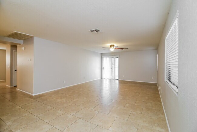Building Photo - 43464 Colby Dr