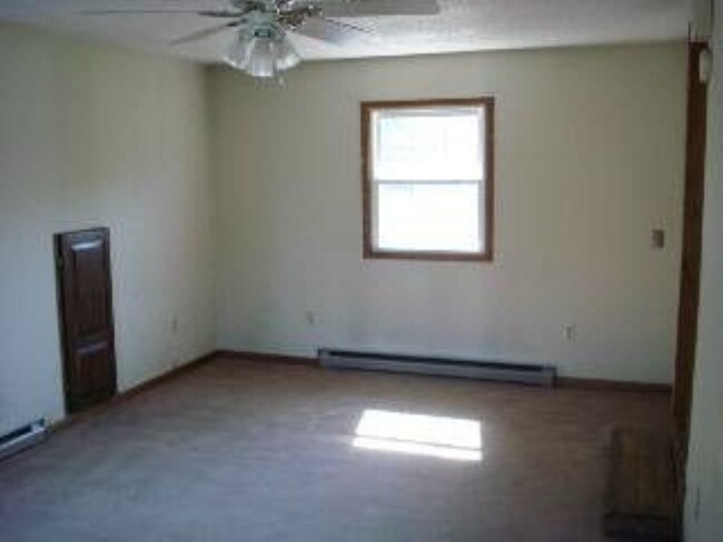 Building Photo - 4 Vineyard Dr