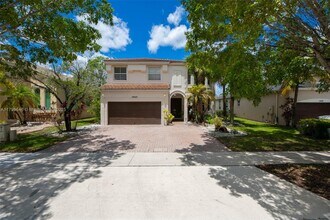 Building Photo - 15625 SW 52nd Ct