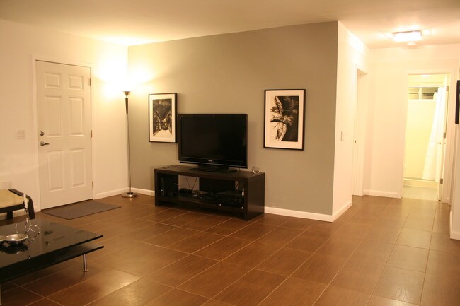 Living Rm - 304 Keener St