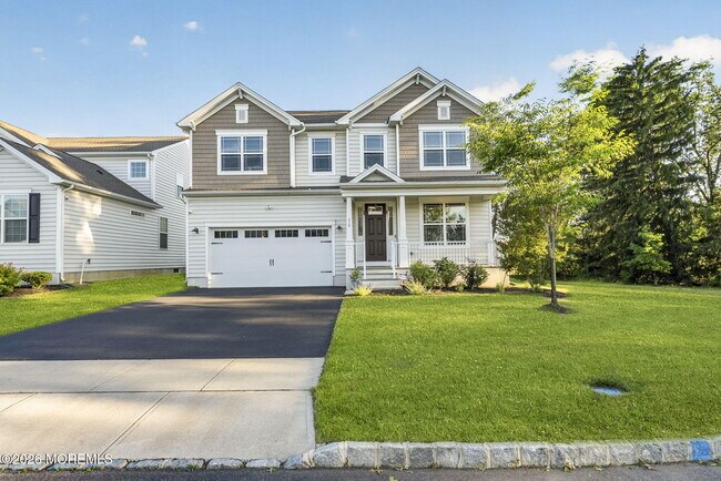Building Photo - 319 Tulip Ct