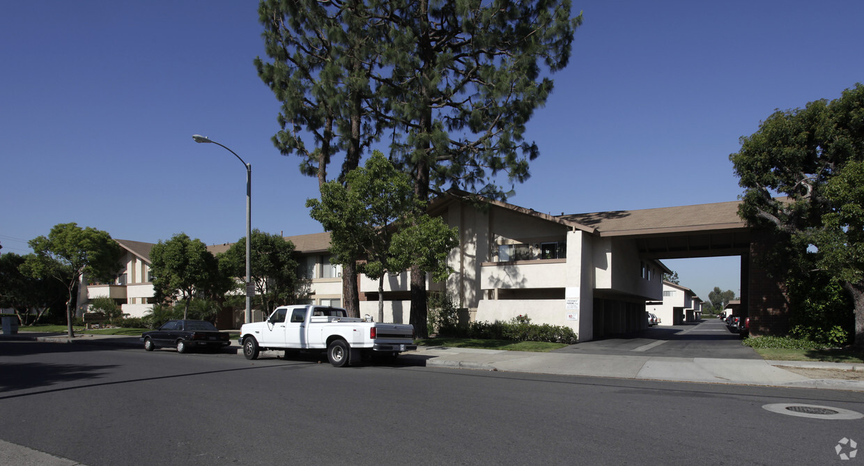 Building Photo - The Monterey Garden Apartments