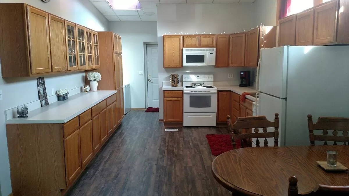 Kitchen - 401 N Marshall St