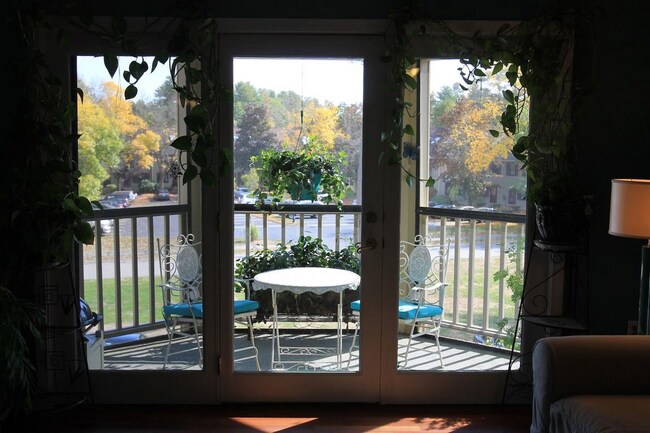Full Screened in porch/ Balcony - 3 Bartemus Trl