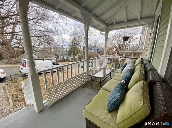 Building Photo - 27 Quintard Ave