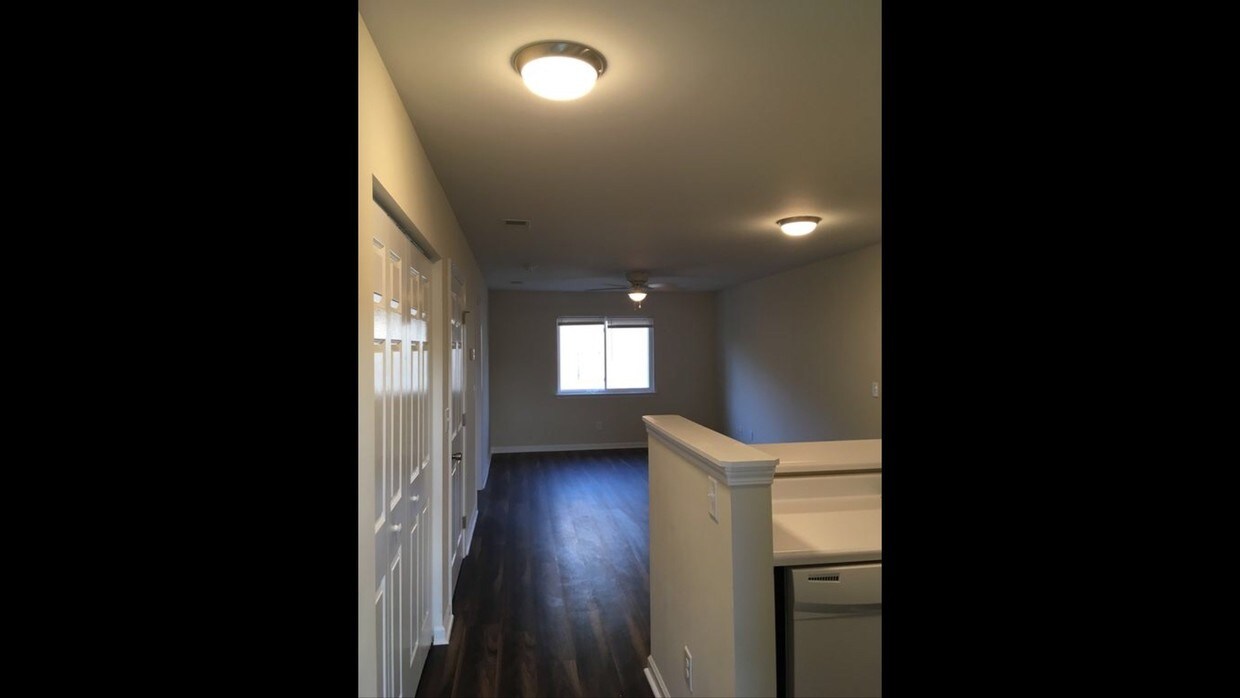 Foto principal - 1654 Eagles Pl