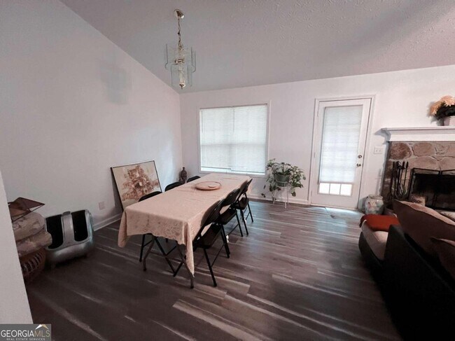 Foto del edificio - 4039 Country Ln