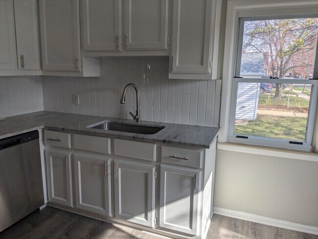 Foto del edificio - 17639 Woodland St