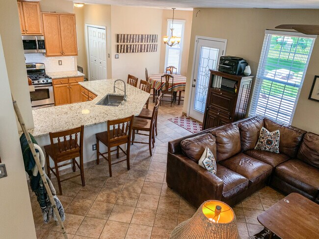 Foto del edificio - 2139 Kingsley Ln