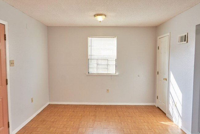 Foto del edificio - 4709 Viola St
