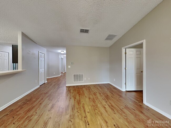 Foto del edificio - 2706 Taylor Hill Dr