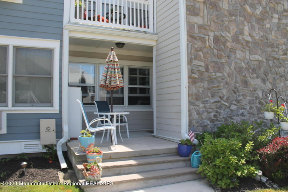 Primary Photo - 100 Seaview Ave