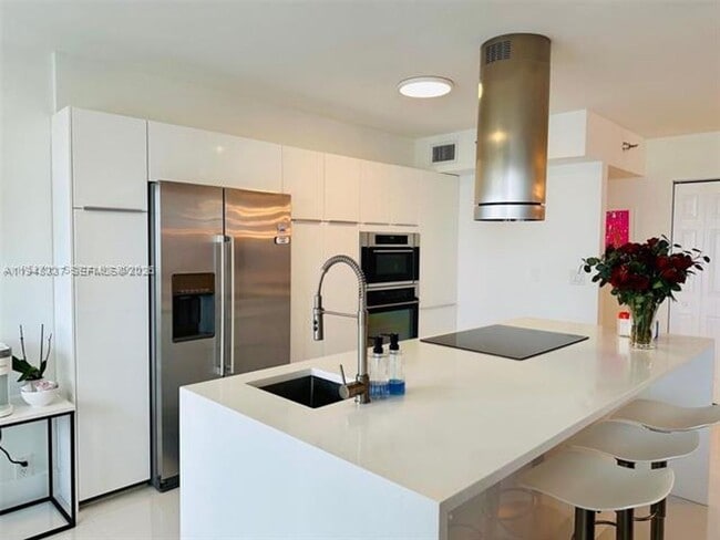 Building Photo - 19101 NE 36th Pl