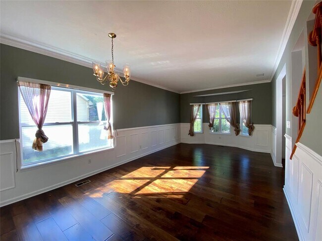 Foto del edificio - 5335 Rippling Brook Way