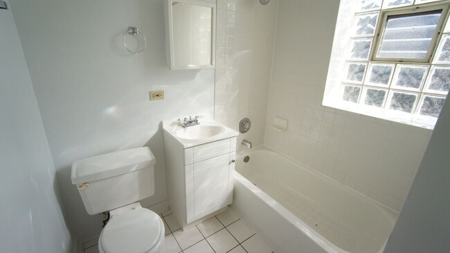 Building Photo - 1840 N Humboldt Blvd