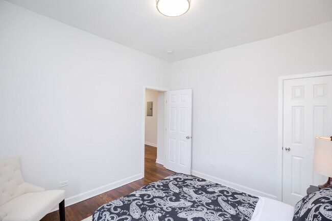 Foto del edificio - 1555 W Olive Ave