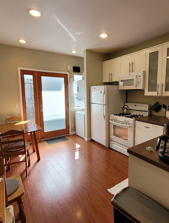 Kitchen - 1814 Arizona Ave